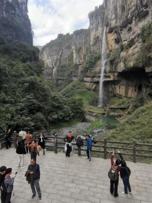  Yunlongshan Grand Canyon: Gizemli Kaya Çatlaklarıyla Dolup Taşan Bir Doğa Harikası mı?