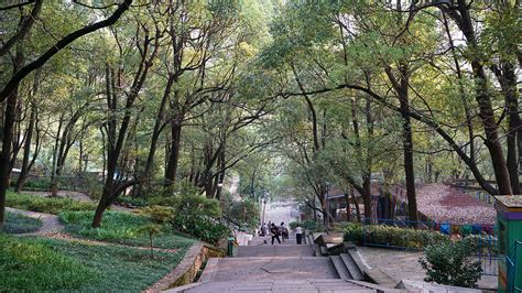  Zhuzhou Yunshan Parkı: Tarihi Kalıntıların ve Doğal Güzelliğin Harika Bir Karışımı